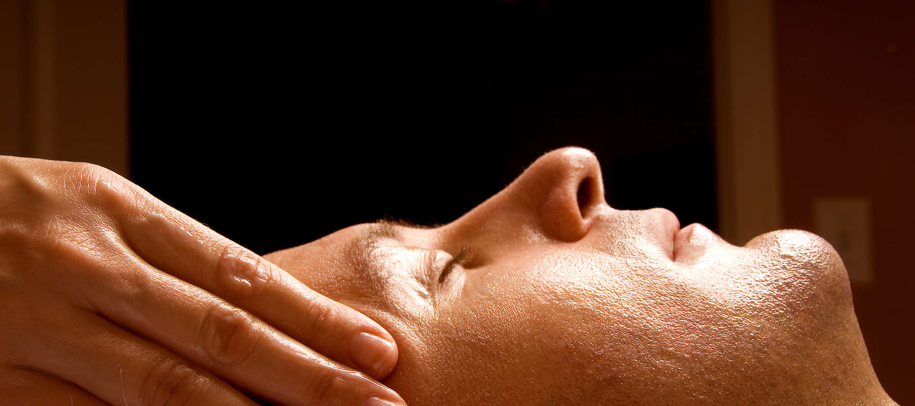Herren Gesichtsbehandlungen bei Académie de Beauté im Heuchelheim